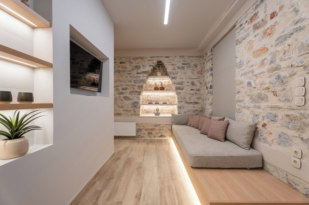 Hotel Nest In The City Apartment Home To Home Mgmt