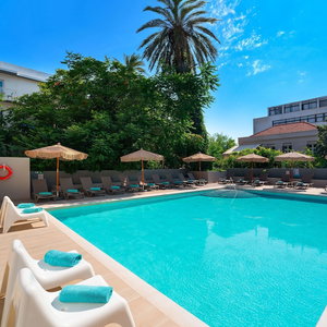 Hotel Amphitryon City Hotel cazare Neochori