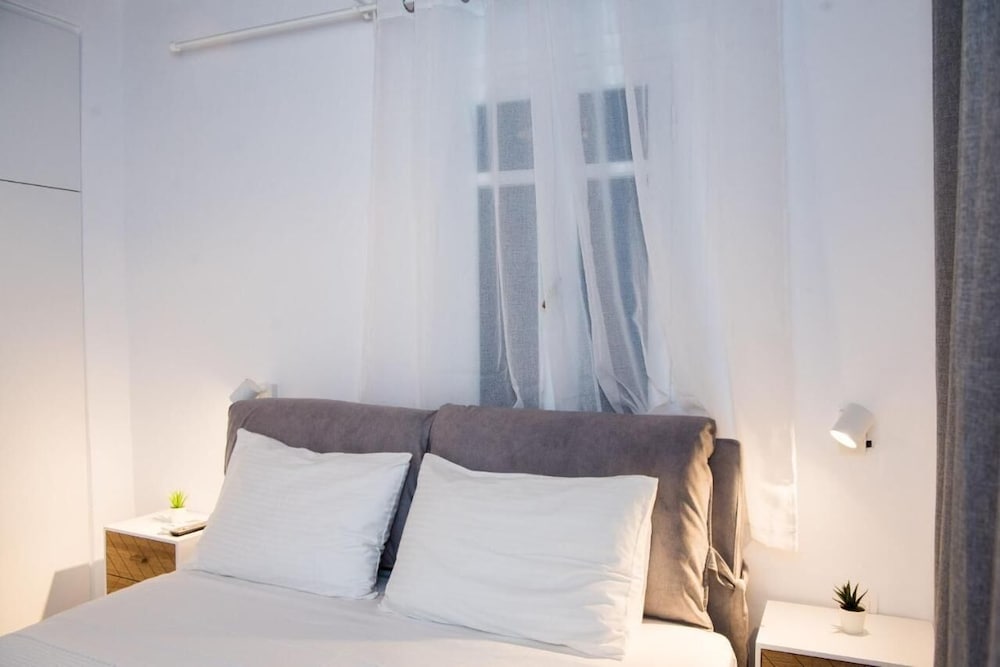 Glamorous 2br Villa In Ornos W Sea View