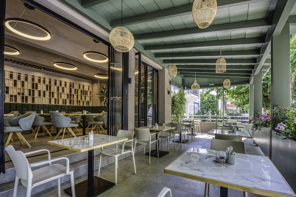 Hotel Astron