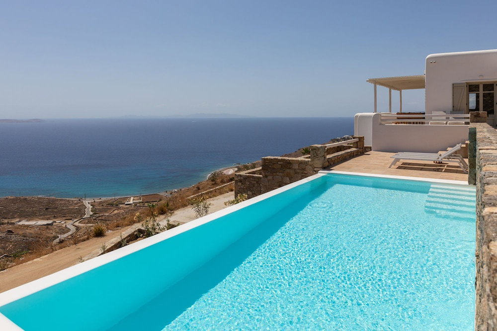 Renovated Luxury Oceanview Villa With Pool In Mykonos