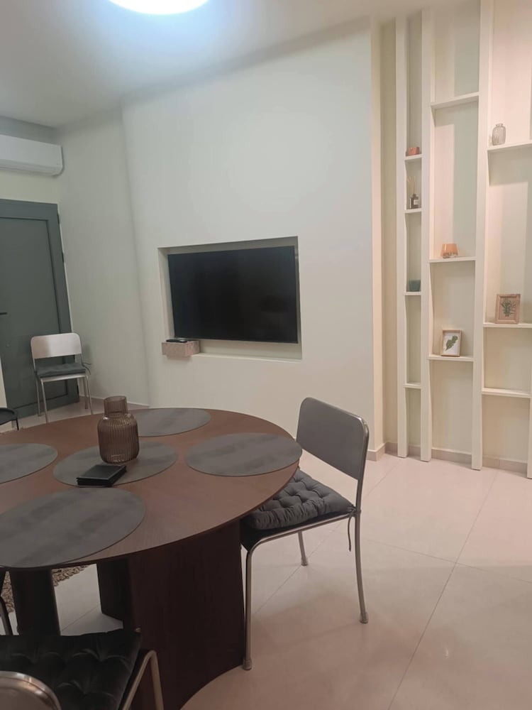 Hotel Cozy Apartment In Nea Ionia Greece With Modern Amenities