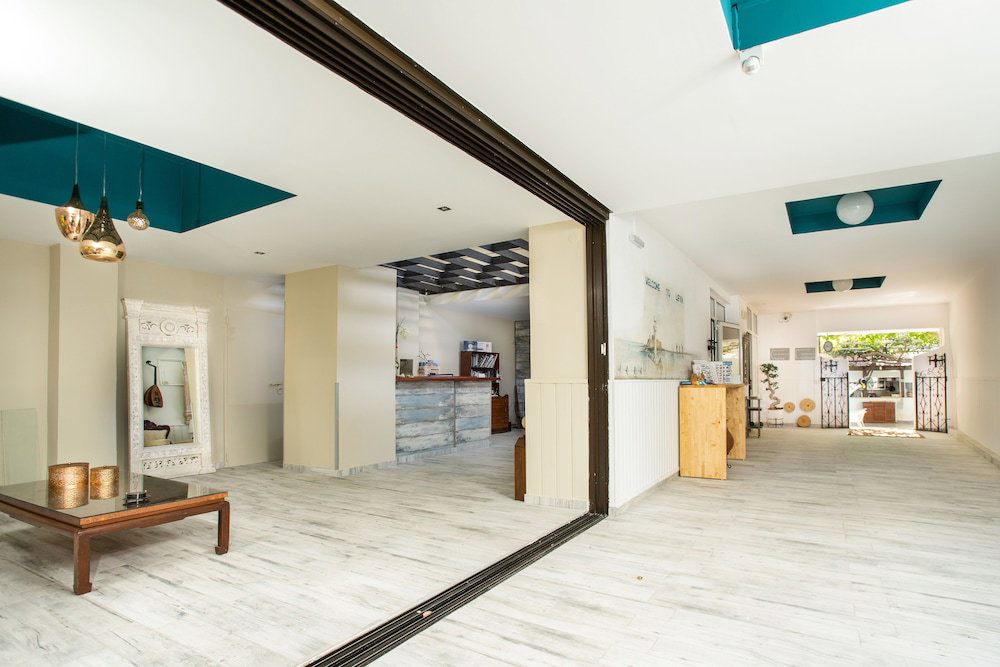 Lefka Hotel, Apartments & Studios