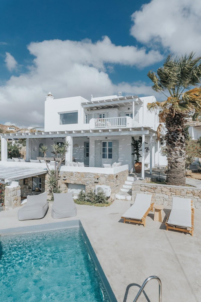 Mymykonos Ii Beachfront Villa