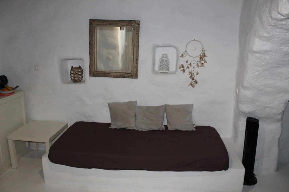 Artemis Cottage Room 1