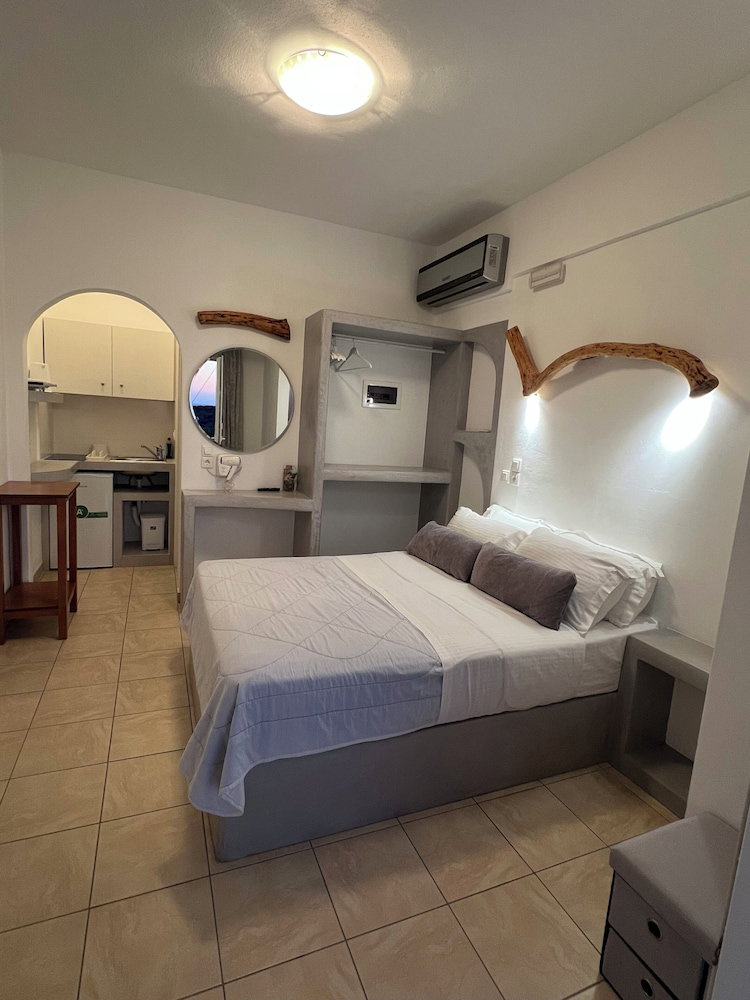 Hotel Alexandras Studios
