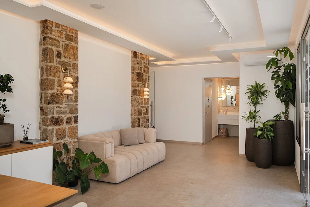 Axopetra Hotel