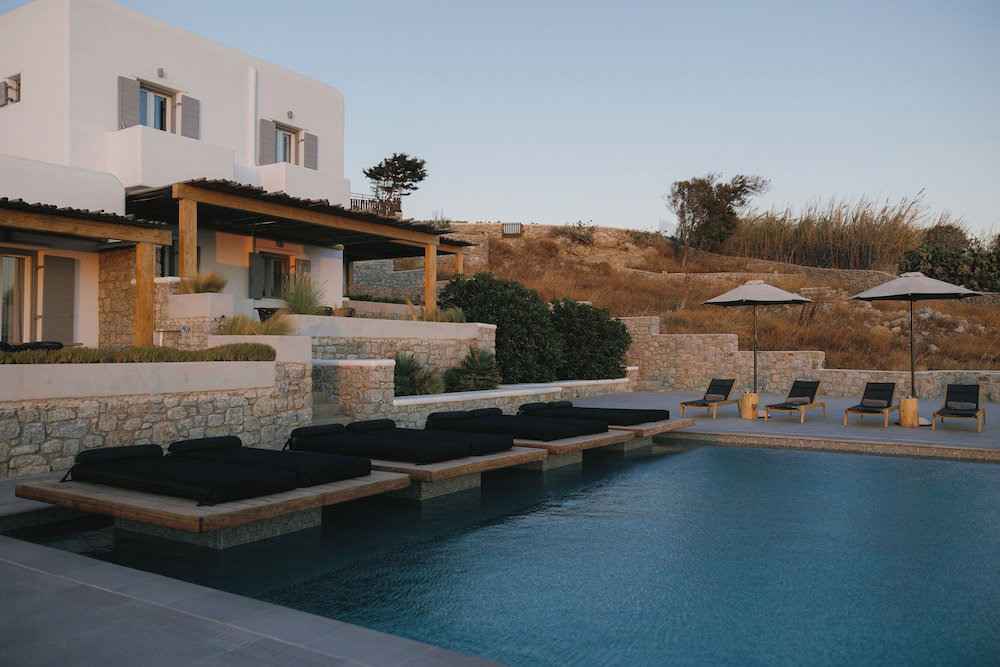 Evi Suites Villas