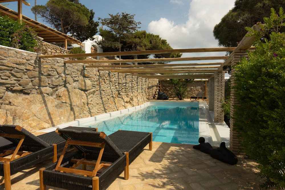 Baroness In Mykonos With 5 Bedrooms & 4 5 Bathrooms