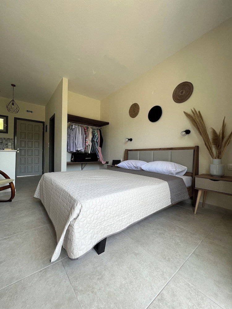 Hotel Ninemo Residences Skiathos