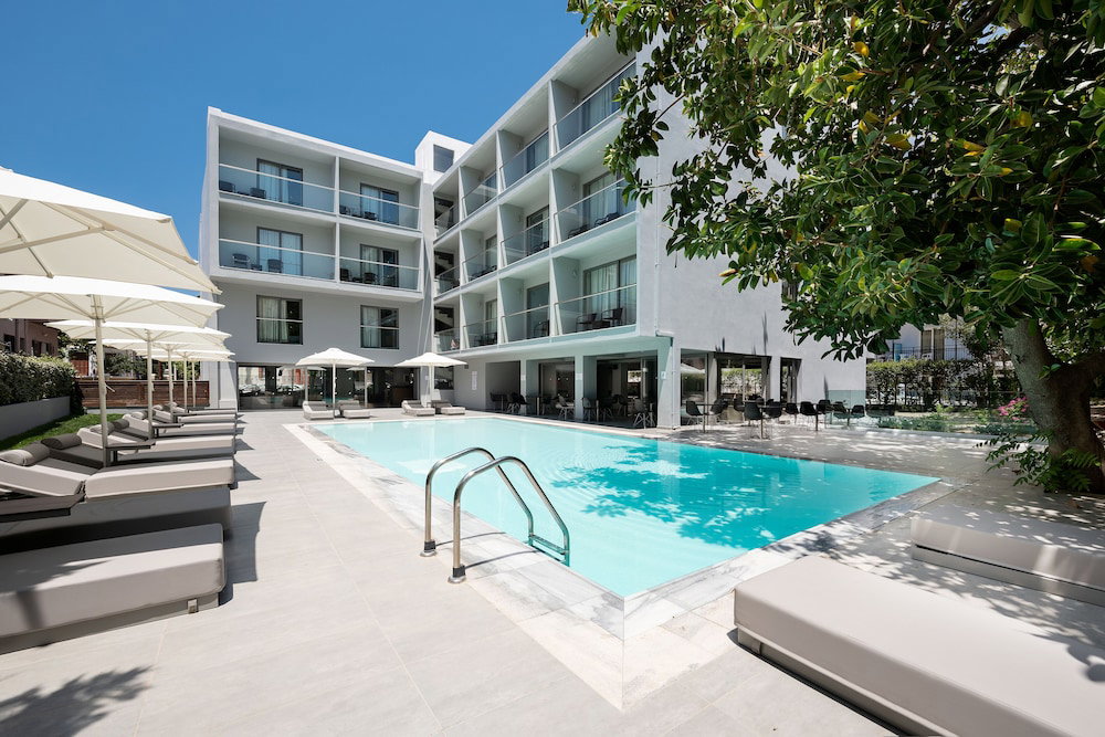 Hotel Oktober Downtown Boutique Hotel