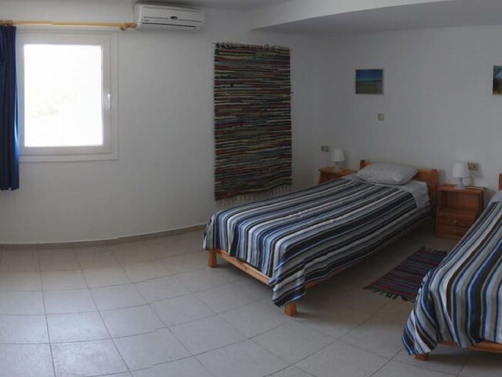 Villa In Makry Gialos Near Sandy Beach