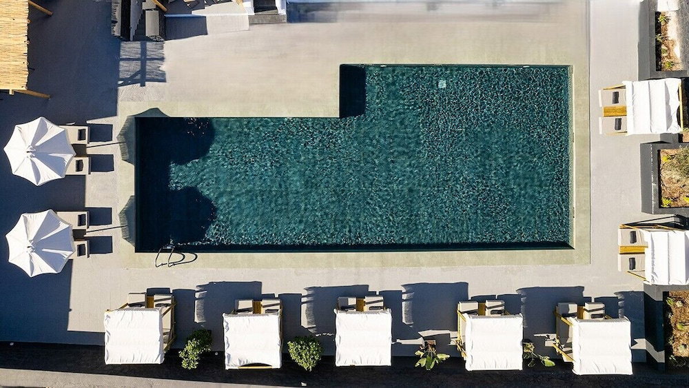 The Noverian Bios Santorini Hotel