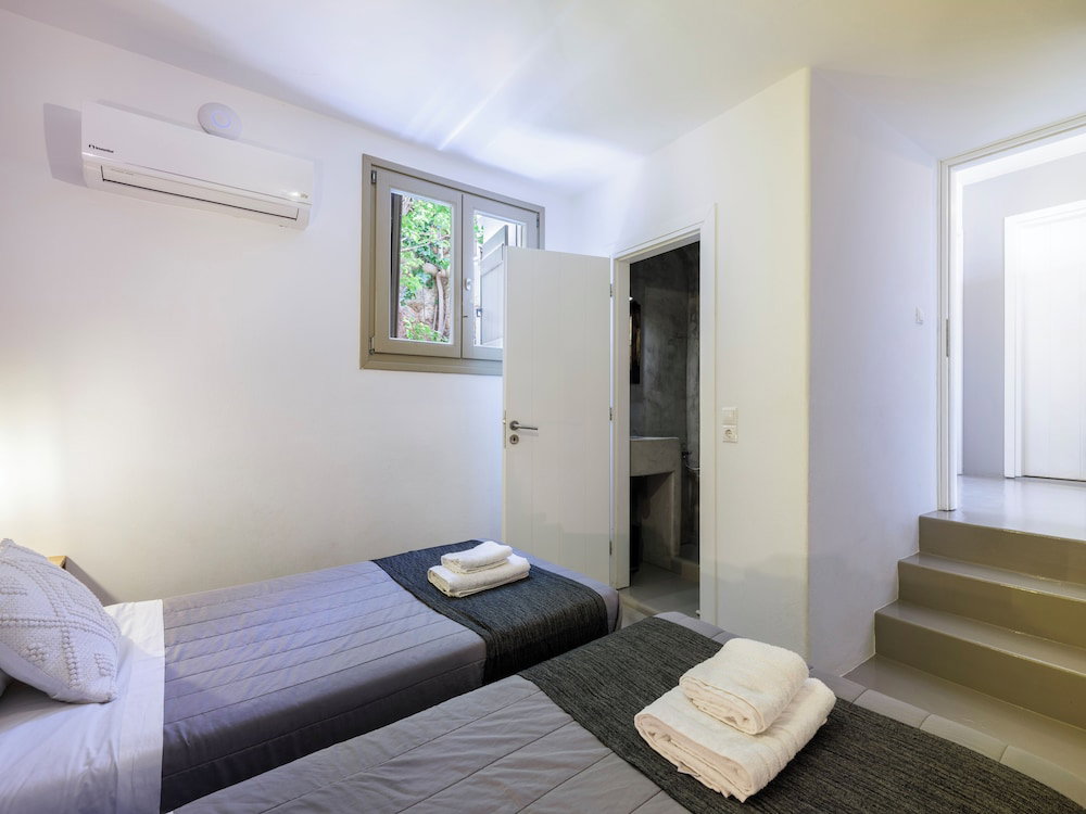 Mykonist Merchia Beach Villas & Suites