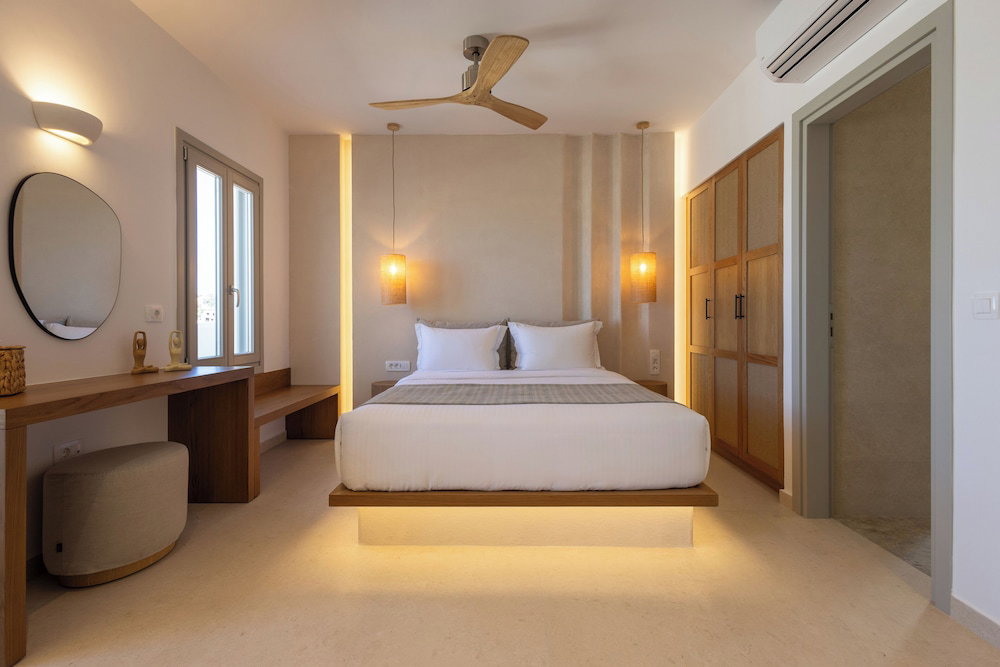 Evira Suites