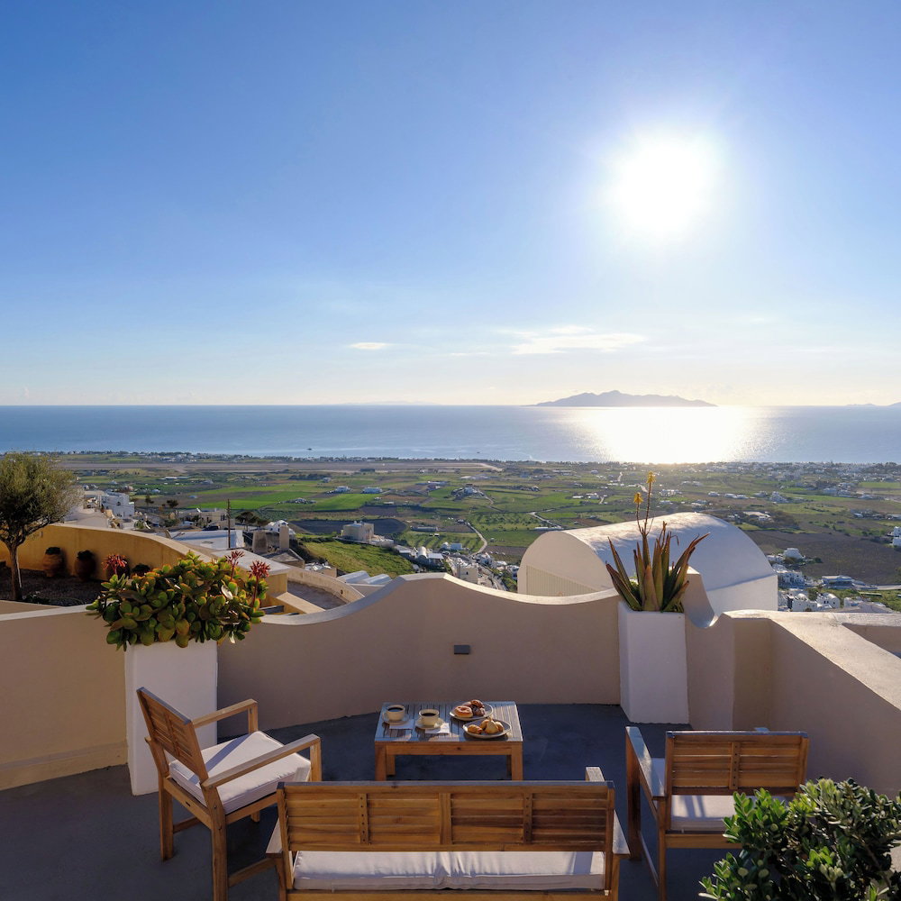 Themis Goddess Cave Suites