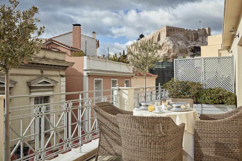 Hotel Ava Hotel & Suites