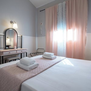 Hotel Olympia's Apartments cazare Artemida