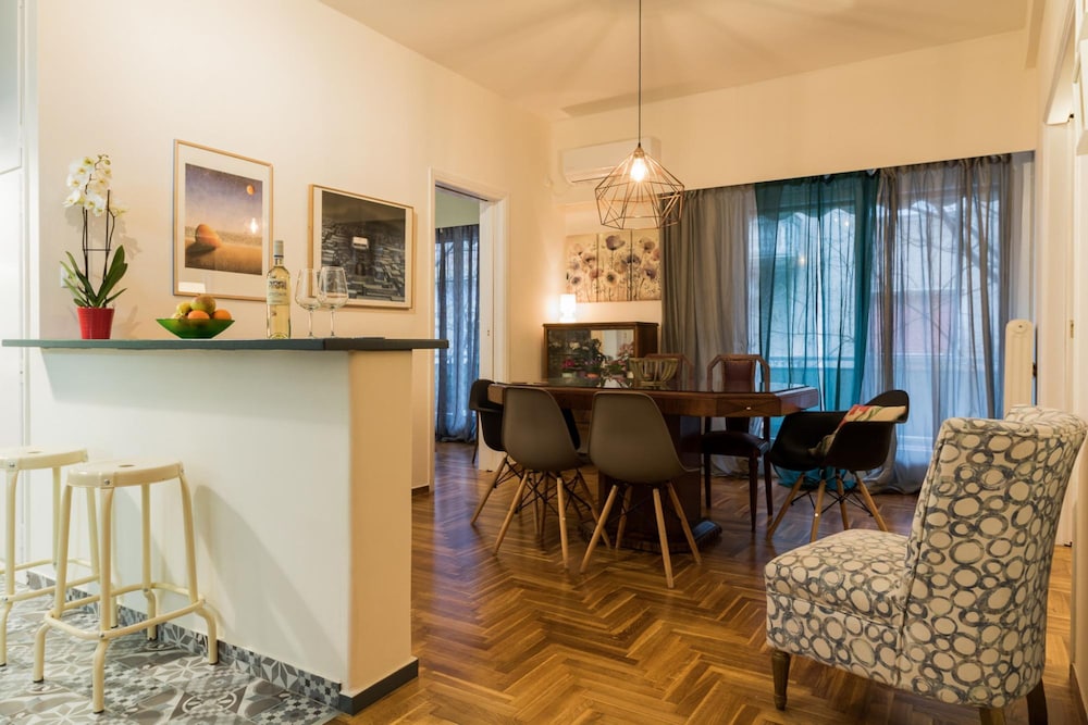 Modern Vintage Apartment by Acropolis Museum
