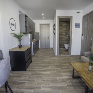 Hotel Raise Averof Serviced Apartments cazare Dhafni