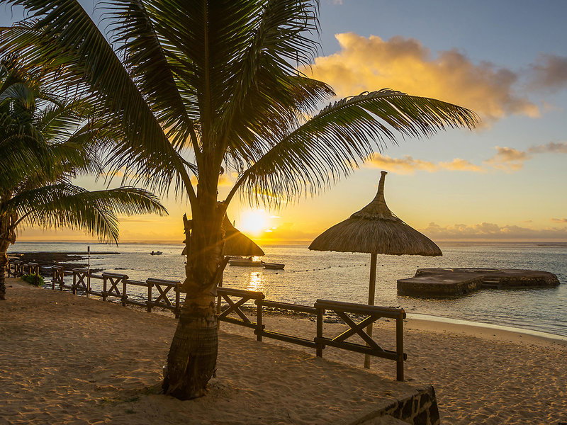 Le Peninsula Bay Beach Resort & Spa
