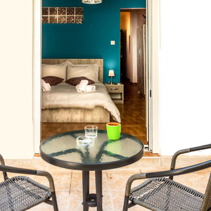 Hotel Zoe's Studio cazare Dhafni