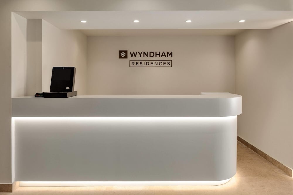 Wyndham Residences Piraeus Marina Zeas
