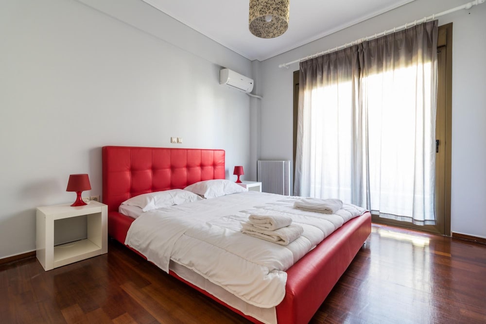 Amazing 2 Bdrm Sea View Holiday Apt - Renovate 2026