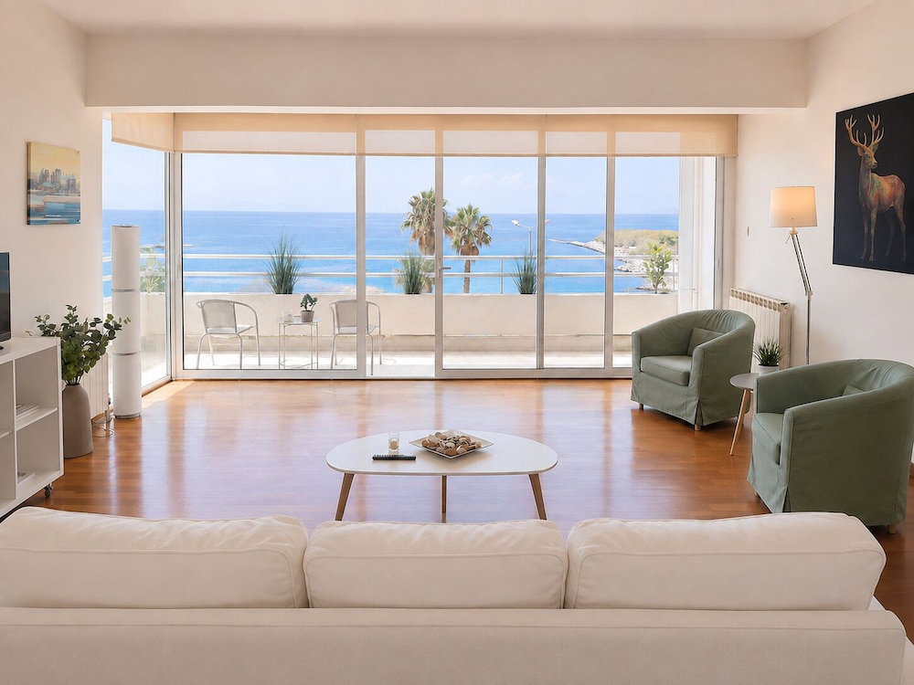 Adelos Coastal Chic By The Sea - Athens Riviera