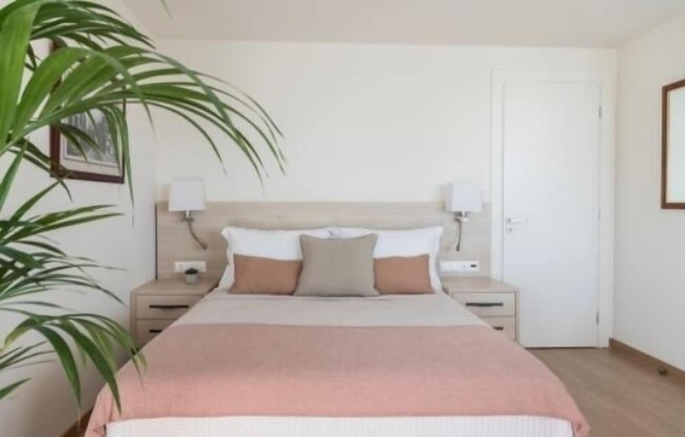 Gallery Suites & Residences, Piraeus