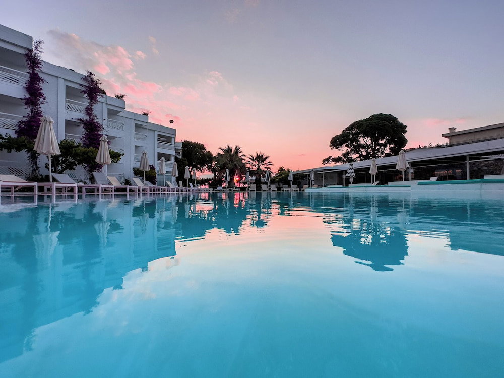 Hotel Marathon Beach Resort