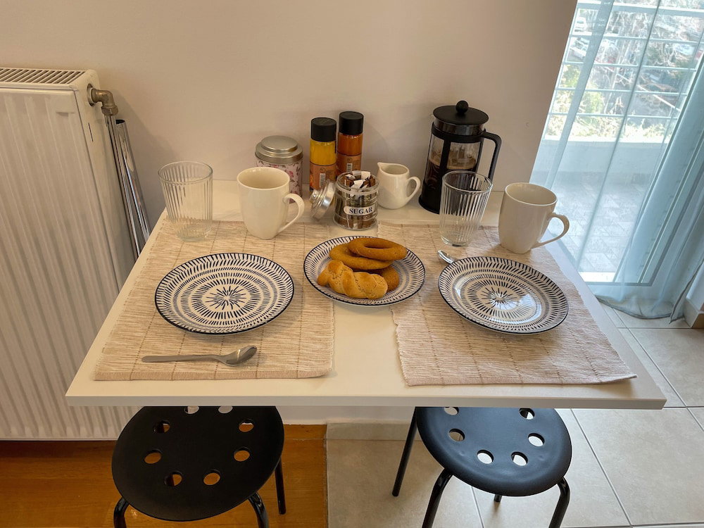Ageliki's Athens Centre 2Bdrm & Parking