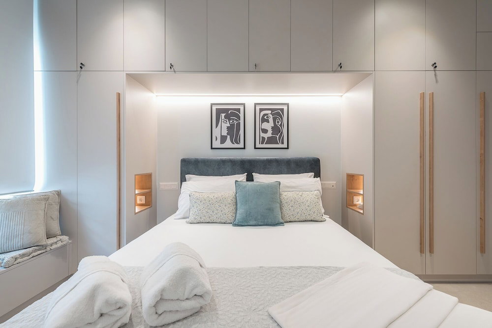 Exclusive Suite By Cloudkeys