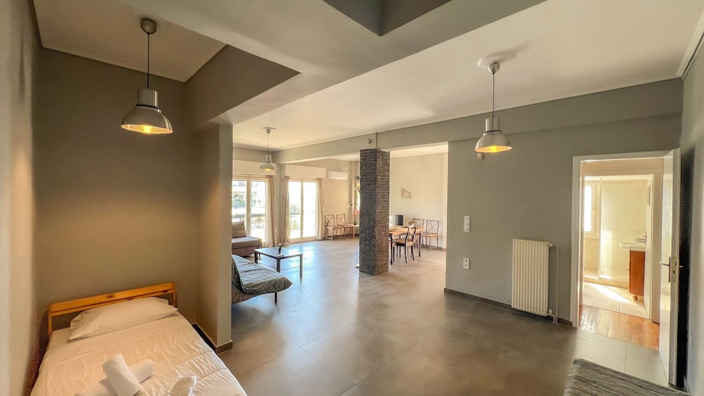 Alimos Sea View Family Apartment