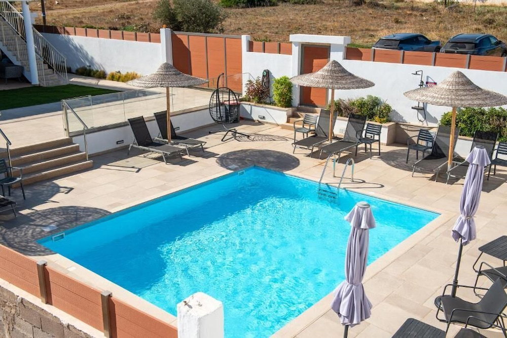 Hotel Aerohill Suites Near Athens Airport By Sem