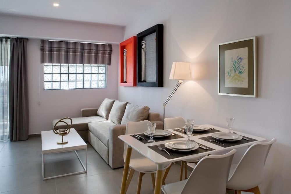 Hotel Synathens Apartments & Studios