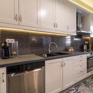 Hotel Comfortable And Spacious 2 Bdr Apt cazare Kallithea - Moustafadhes