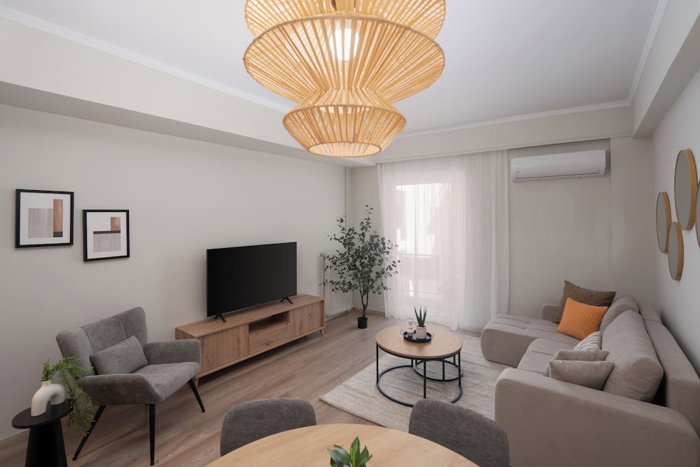 Hotel Spacious Luxury Apartment | Near Piraeus Port