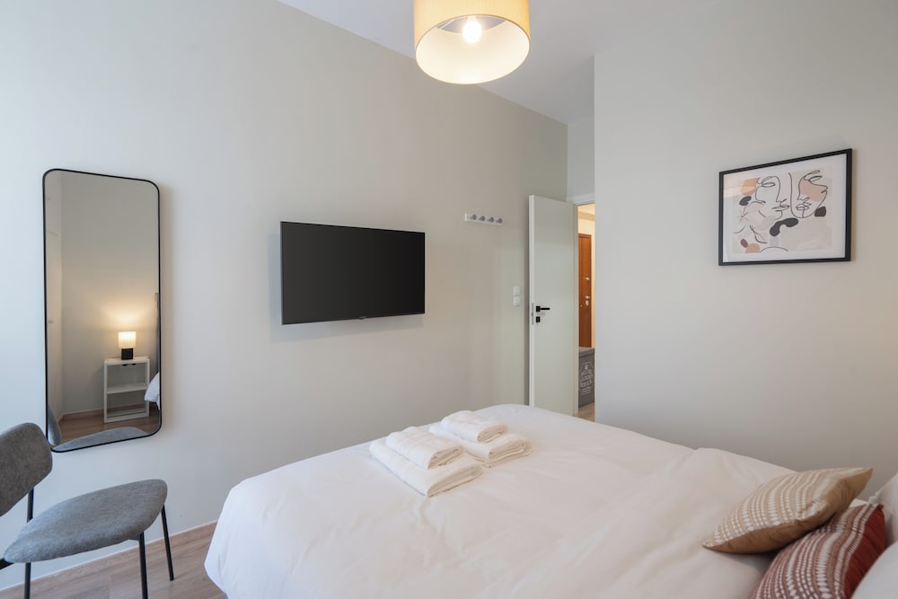 Spacious Luxury Apartment | Near Piraeus Port