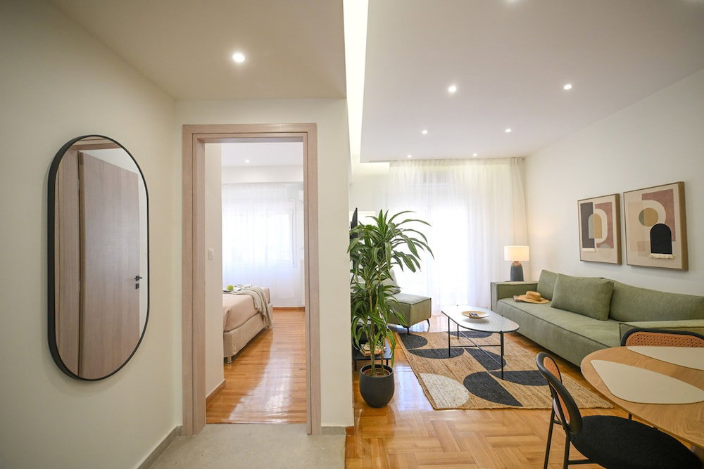 Liv Marvelous Apartment Near Acropolis