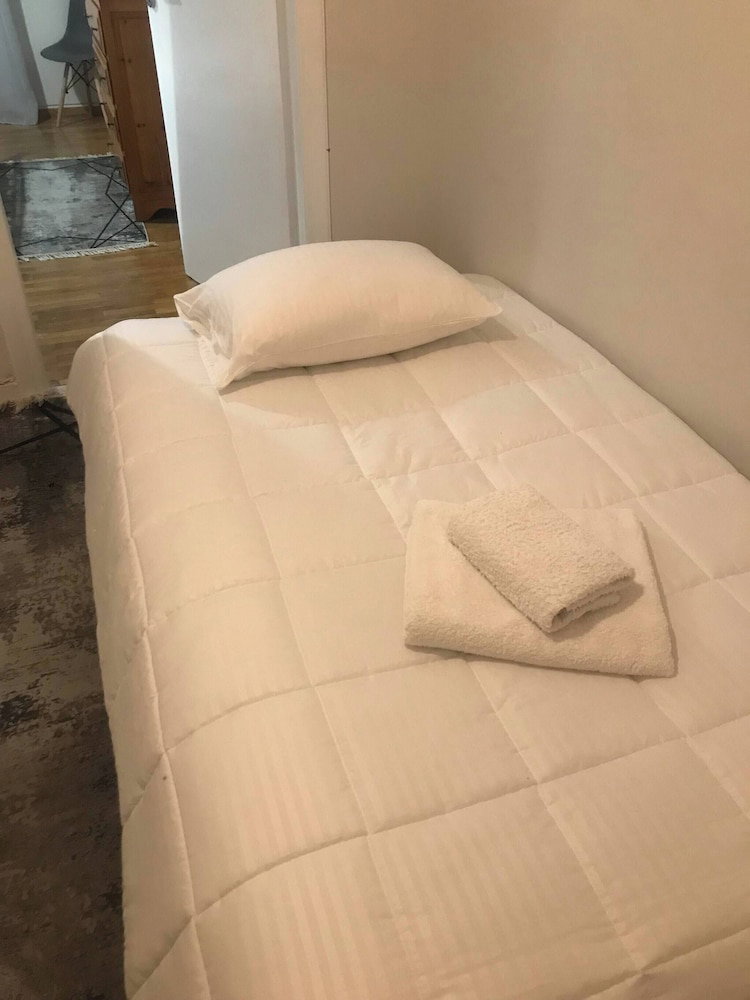 Athens Apartment 1-Min Walk To Metro