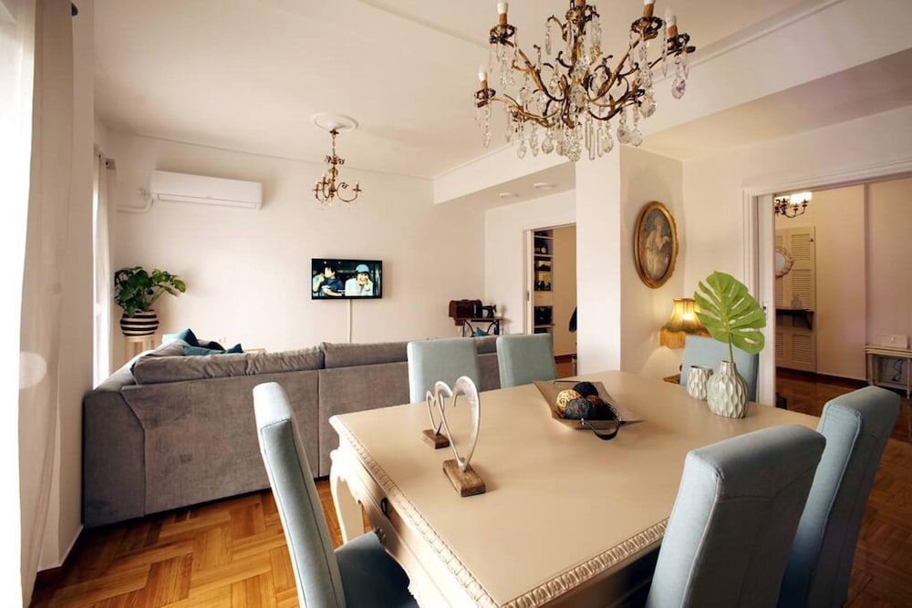 Ew!! Thission Luxury Apartment
