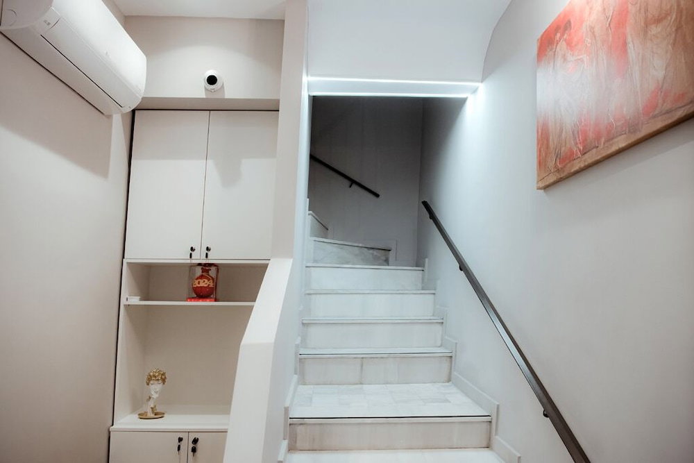 Hotel Athens Muses Suites