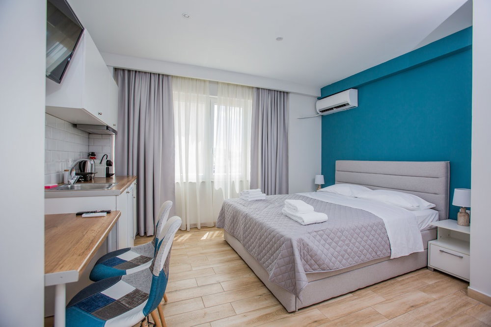 Hotel Athens Raise Acropolis Project