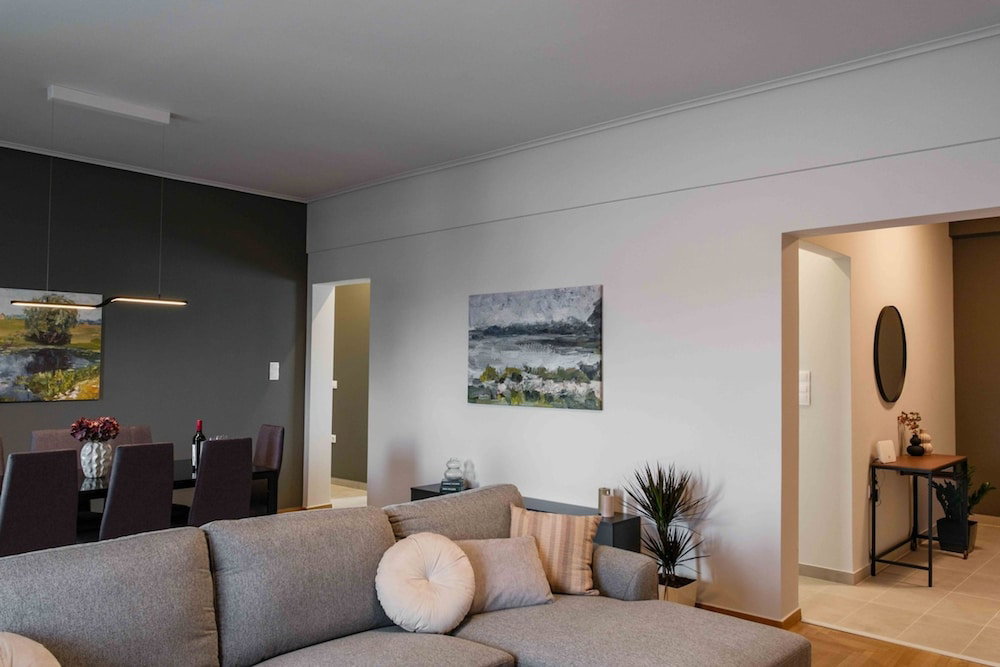 Hotel Spacious Seaside Flat At Alimos