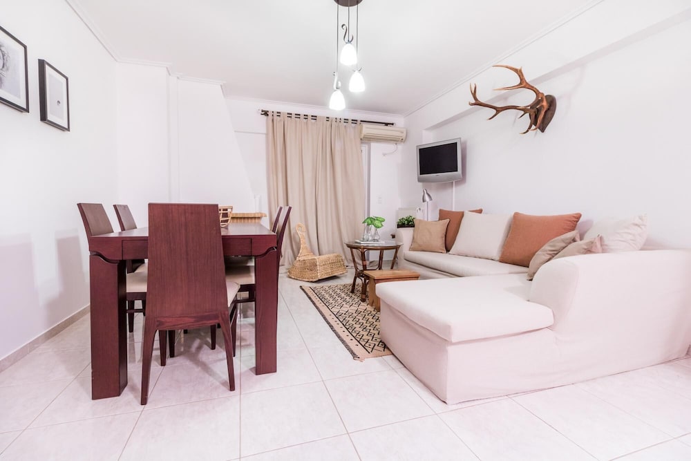 3 Bedroom Apt In Athens With Acropolis View