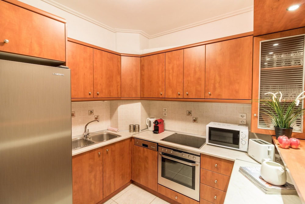 3 Bedroom Apt In Athens With Acropolis View