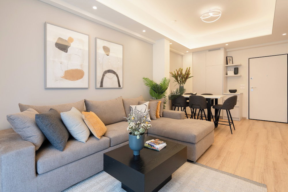 Hotel Newly Renovated 2Bdr Apt-5Min To Metro
