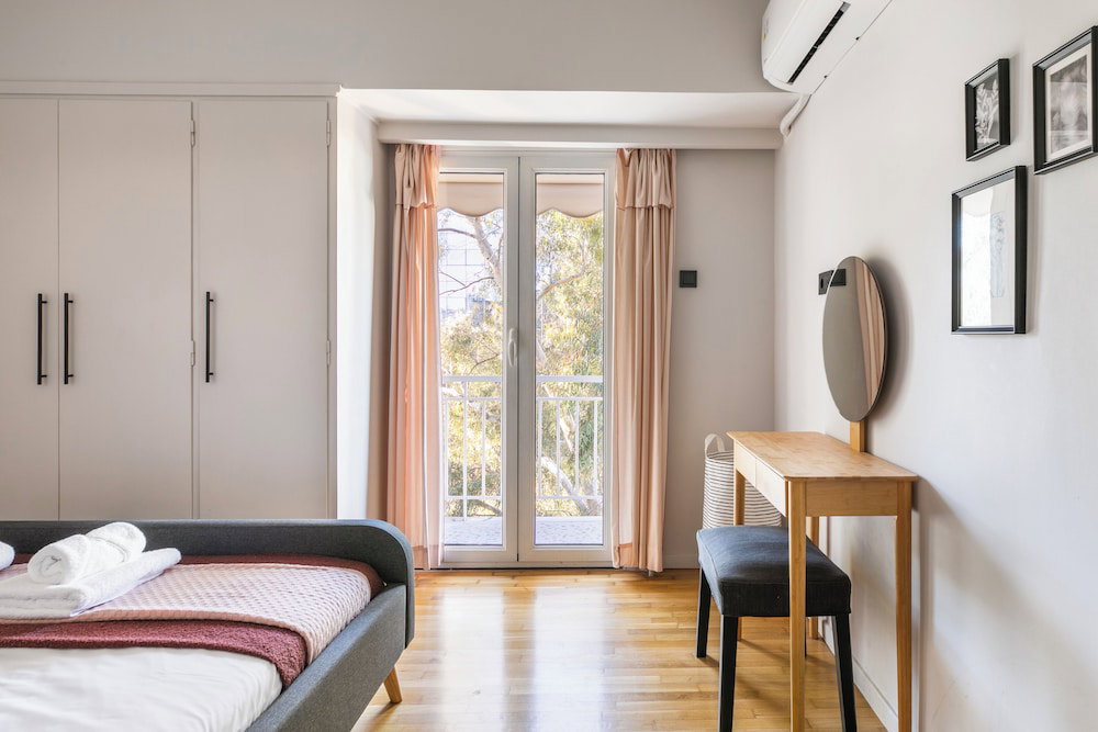 Zeus 2-Bedroom Apt With Acropolis View