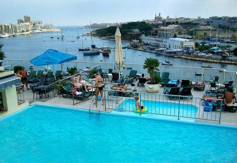 Blubay Apartments By St Hotels